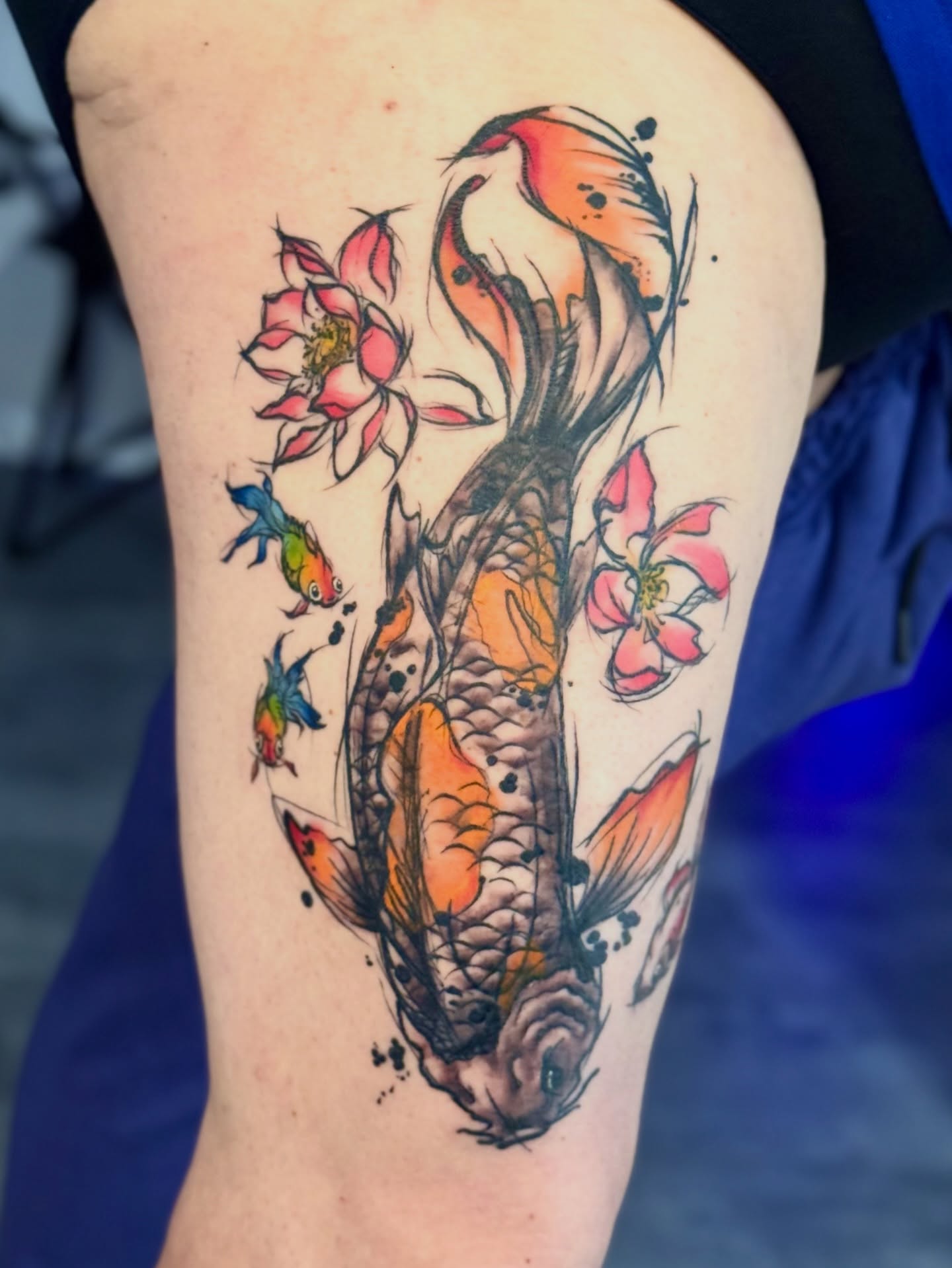 Tatuaż kolorowy — karpie koi