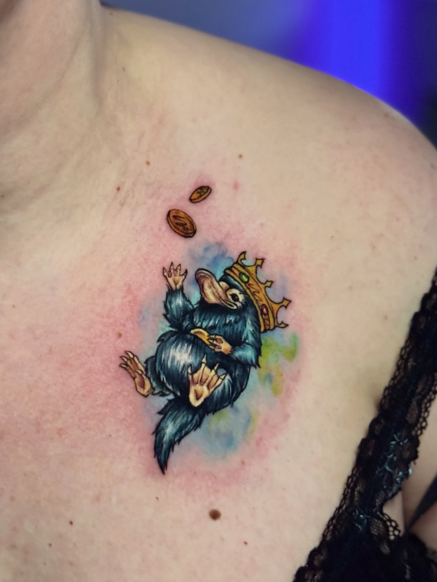 Tatuaż kolorowy — Niffler (Fantastyczne Zwierzęta)